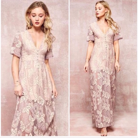 La Vie Est Belle | Ethereal Lace Lavender Dress - Picture 3 of 8